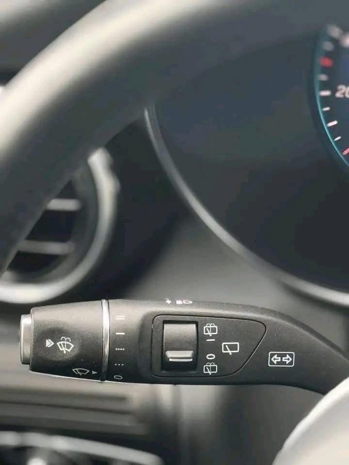 Mercedes Benz GLC 300 - Bild 12