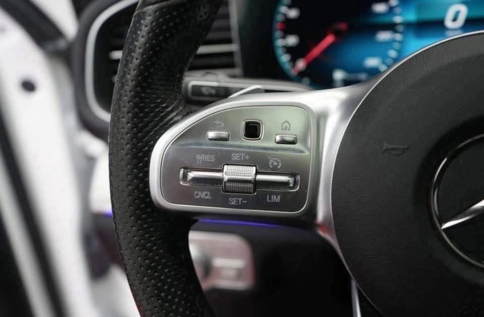 Mercedes-Benz GLE 300d 4Matic 9G-Tronic AMG - Bild 10